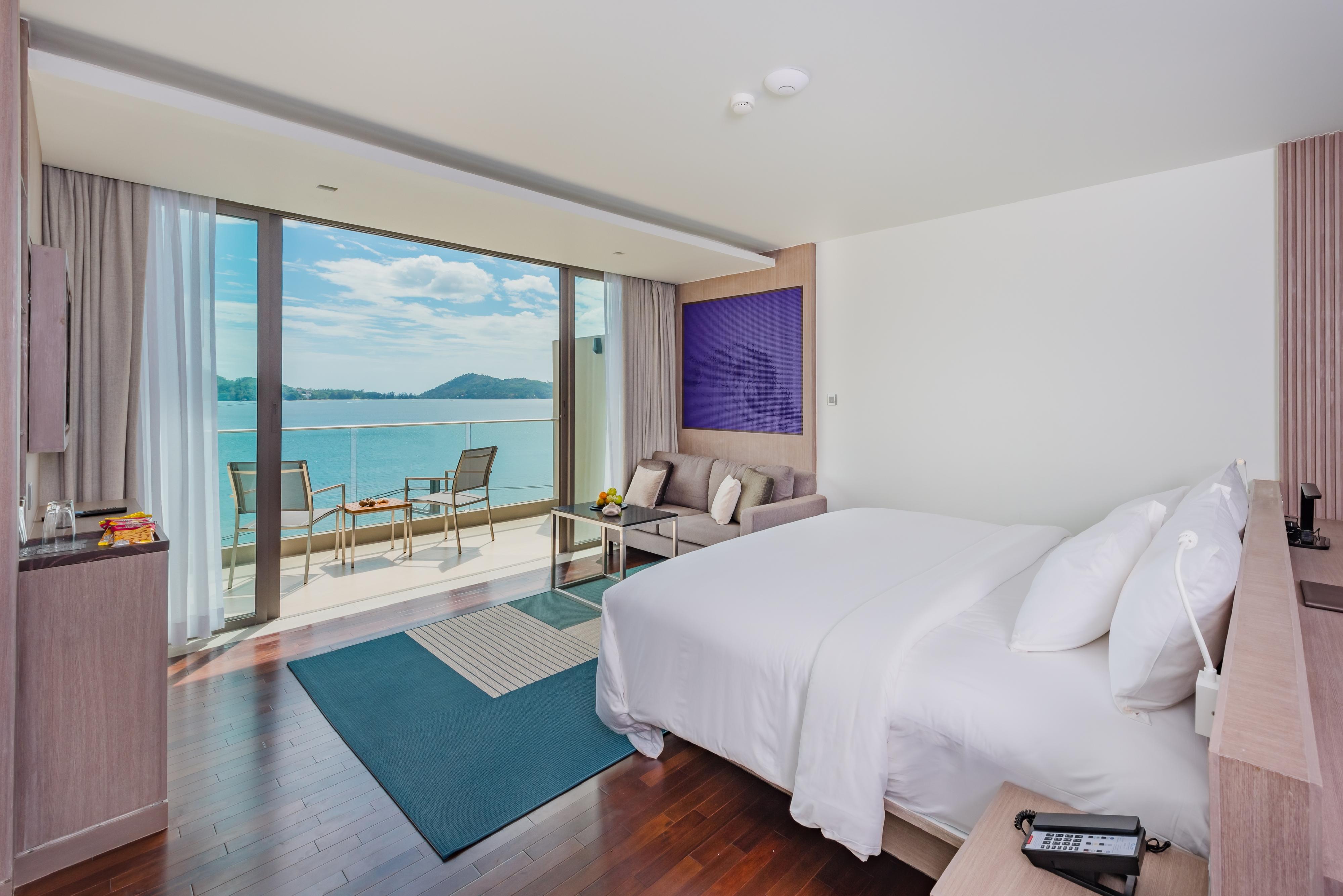 Oceanfront Beach Resort - Sha Extra Plus Patong Extérieur photo Deluxe Ocean View