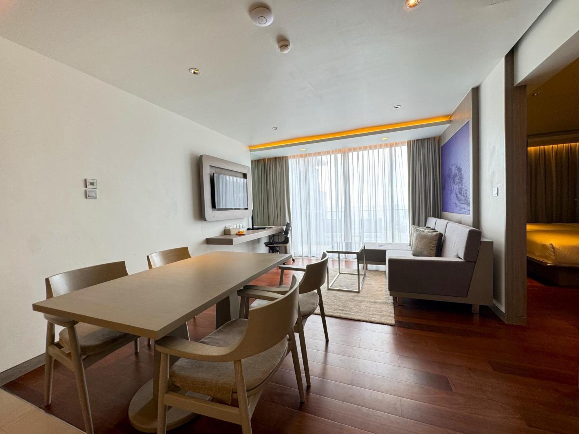 Oceanfront Beach Resort - Sha Extra Plus Patong Chambre photo A suite at the hotel