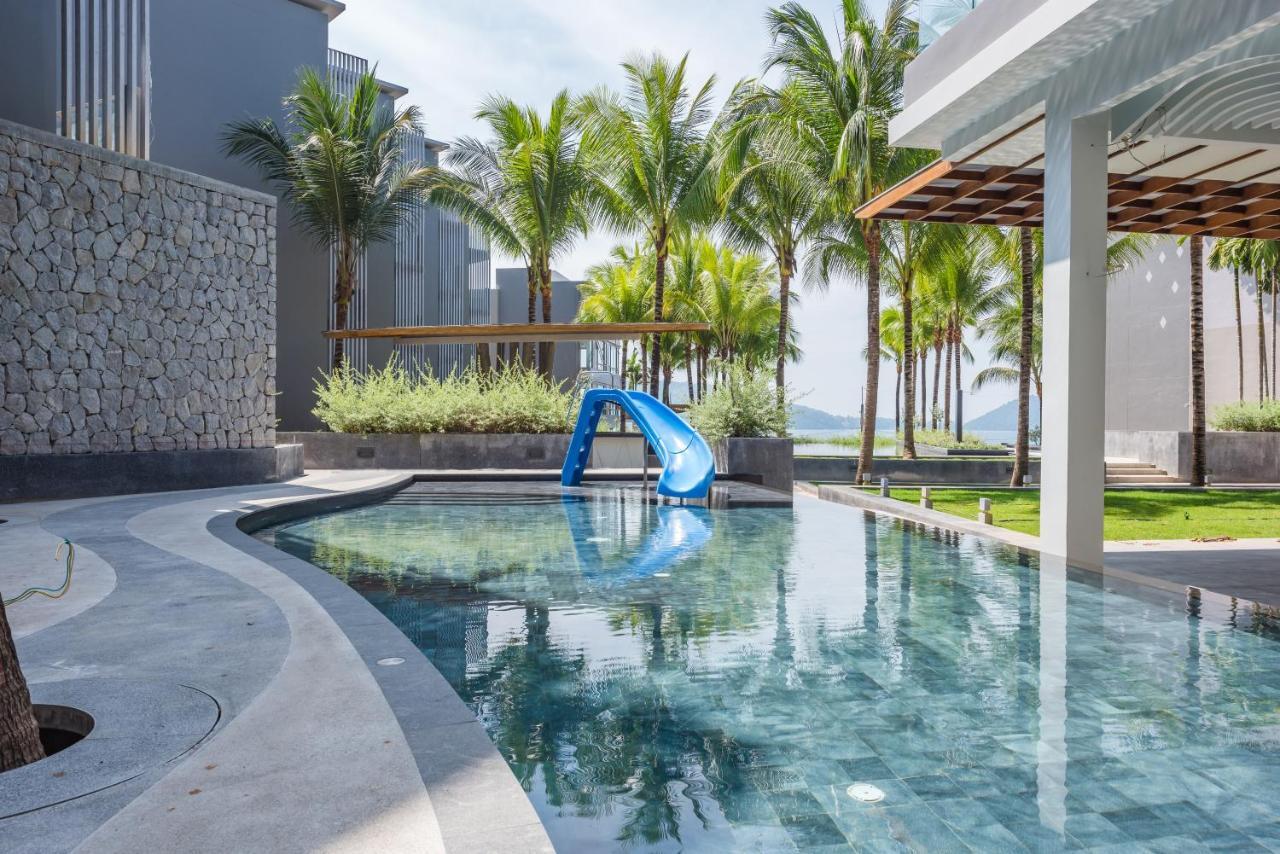 Oceanfront Beach Resort - Sha Extra Plus Patong Extérieur photo The swimming pool at the resort