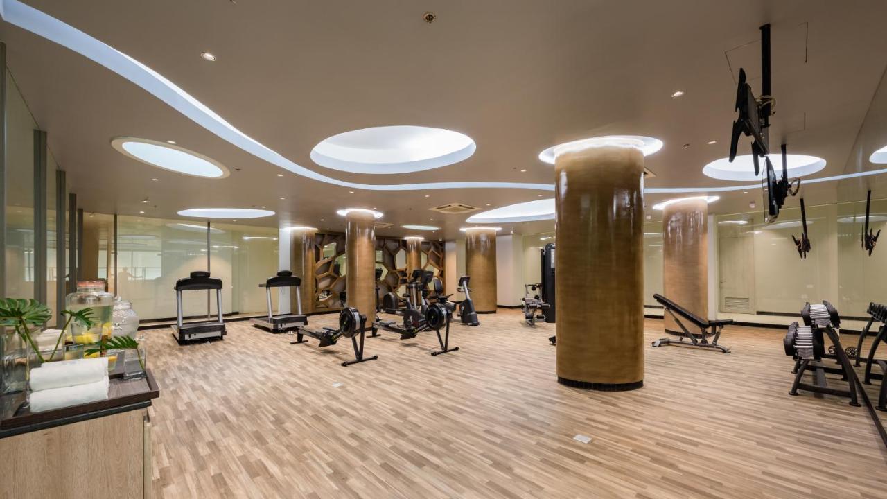 Oceanfront Beach Resort - Sha Extra Plus Patong Extérieur photo The gym at the Ritz-Carlton, DIFC
